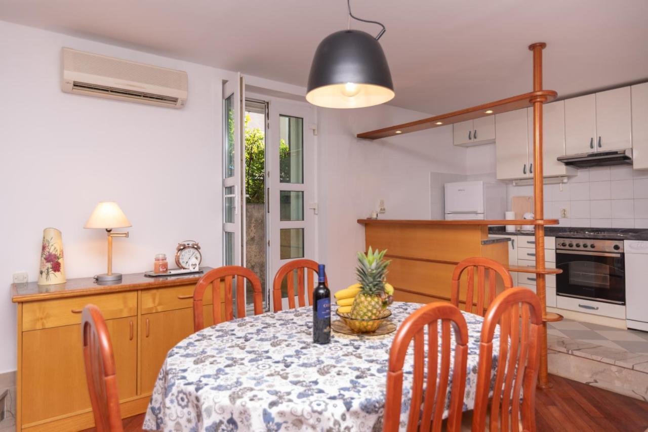 Palm Garden Apartment In Center With Big Terrace Split Exteriör bild